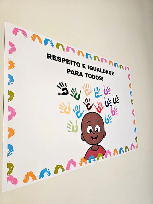 229.1) Foto Cartaz 2x2 carimbo de mão consciencia negra (1).jpg