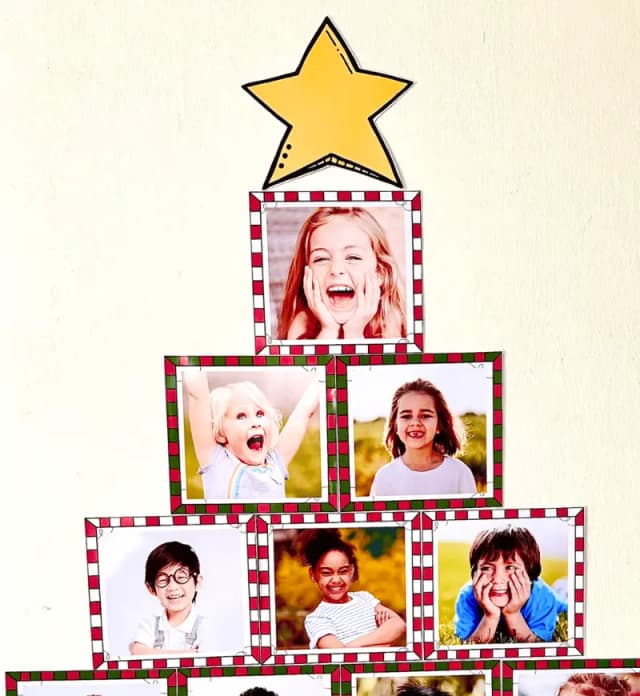 árvore natal com fotos.webp