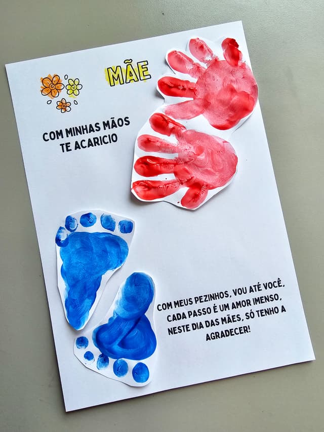 141.1) Foto Folhinha mãos e pés carimbo mae (1).jpg