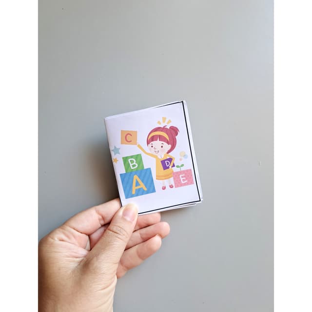 33.1) Foto dobradura livrinho para colorir (3).jpg