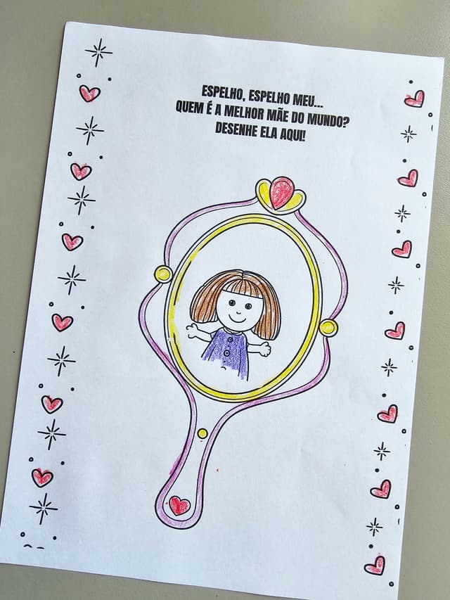 295.1) Foto Espelho, espelho meu… quem é a melhor mãe do mundo Desenhe ela aqui! (1).jpg