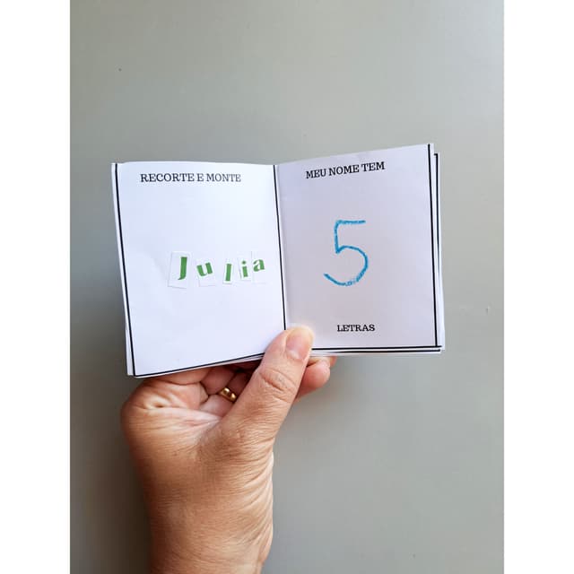 33.1) Foto dobradura livrinho para colorir (4).jpg