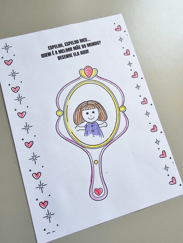 295.1) Foto Espelho, espelho meu… quem é a melhor mãe do mundo Desenhe ela aqui! (2).jpg