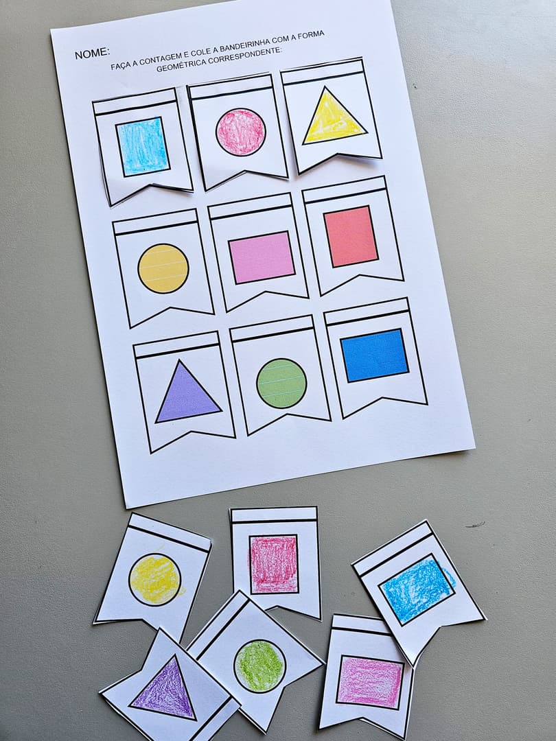 160-1-foto-bandeirinhas-das-formas-geometricas-2