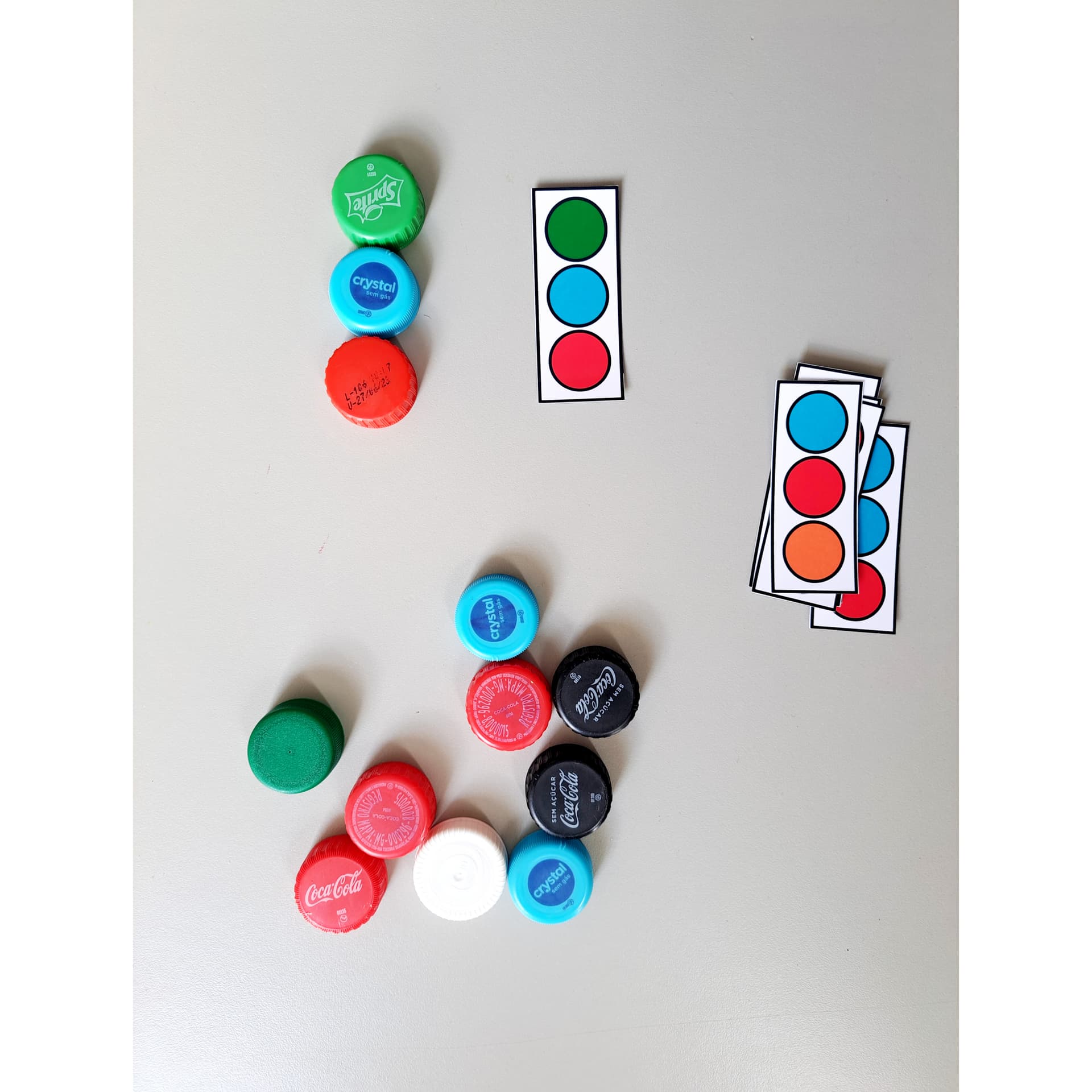 42-foto-brincadeiras-cores-com-tampinhas-2