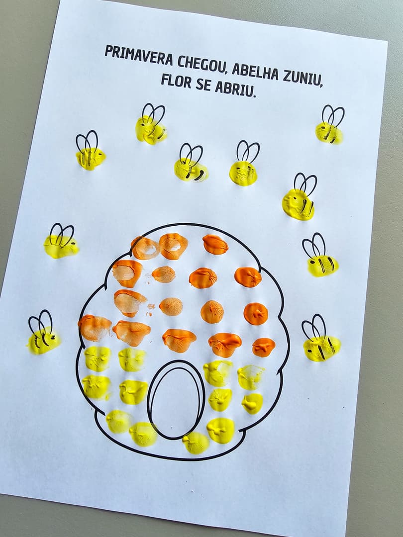 210-1-foto-abelhinhas-a-voar-2