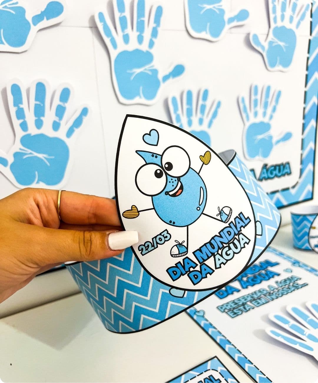 projeto coletivo meio ambiente escola, dinâmica de grupo dia da água, construção conjunta de painel escolar dia mundial da água, atividade lúdica interativa ciclo da água, como decorar mural de escola rápido dia mundial da.jpg