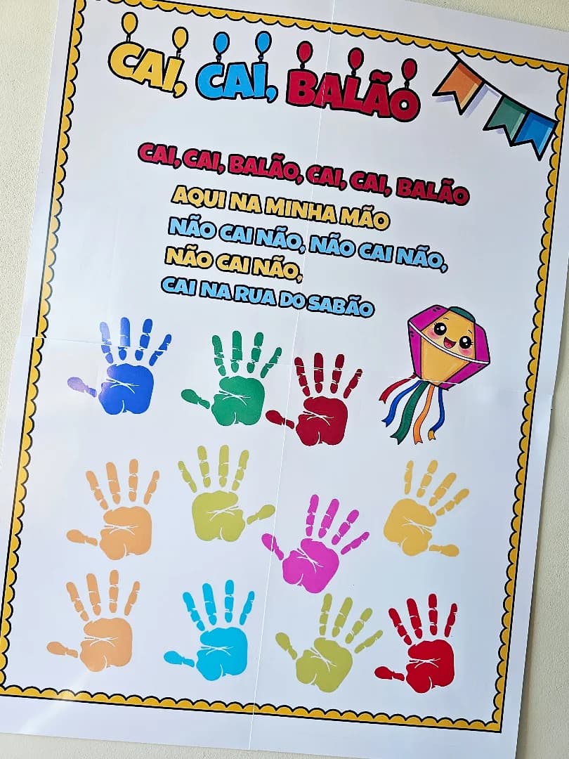 302.1) Foto Painel cai cai balão (3).webp