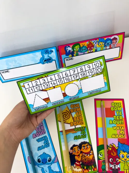 "lembrancinhas volta às aulas", "atividades volta às aulas", "materiais volta às aulas" "presentes volta às aulas", "kit volta às aulas", "decoração volta às aulas", "atividades escolares volta às aulas", "atividades para volta às aulas