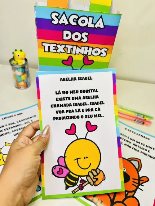 "Brincadeiras educativas" "Contação de histórias" "Jogos de palavras" "Recursos visuais" "Interação social Criatividade" "alfabetização" material lúdico para alfabetização" "recurso pedagógico para alfabetizar" "Recurso Pedagógico para Alfabetização Lúdica"