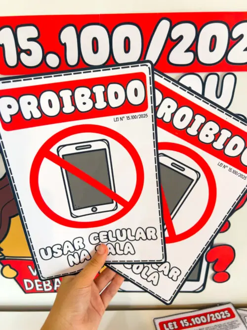 "Lei de Restrição ao Celular nas Escolas" "Proibição de Celulares em Sala de Aula" "Impactos do Uso de Celulares na Educação" "Debate sobre Celulares nas Escolas" "Material Pedagógico sobre Uso de Celulares" "Educação e Tecnologia" "Saúde Mental e Uso de Celulares" "Regulamentação do Uso de Celulares nas Escolas" "Lei 15.100/2025"