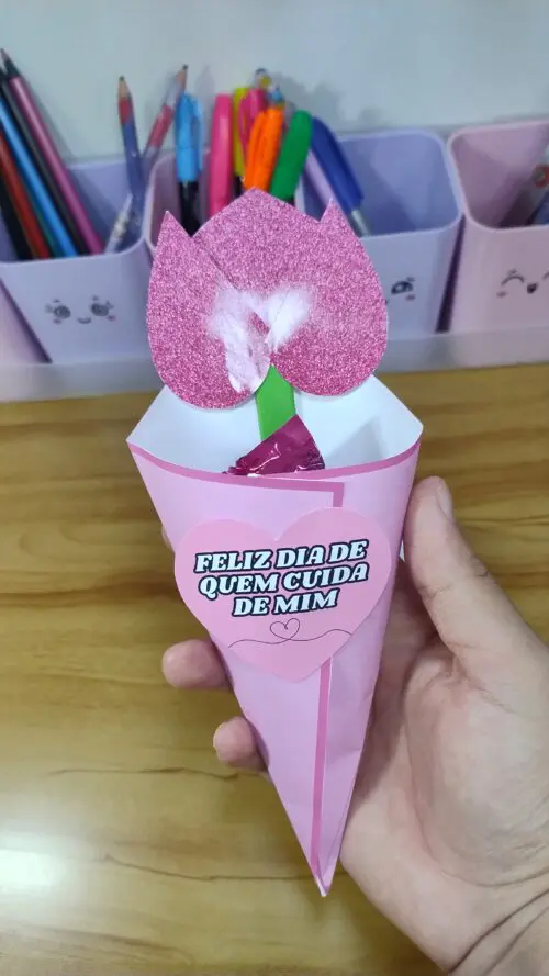 "Cartões para Colorir Dia das Mães" "Cartões flor para Colorir Dia das Mães" "Cartão Dia das Mães" "Cartão flor Dia das Mães" "Cartões Dia das Mães" "Cartão para o Dia das Mães" "Cartões para o Dia das Mães" "Modelo de cartão Dia das Mães" "Ideias de cartão Dia das Mães" "Cartão Dia das Mães para imprimir" "Cartão Dia das Mães feito à mão" "Cartão Dia das Mães personalizado" "Lembrancinhas Dia das Mães escola" "Lembrancinhas Dia das Mães educação infantil" "Lembrancinhas Dia das Mães fáceis de fazer" "Lembrancinhas Dia das Mães criativas" "Lembrancinhas Dia das Mães alunos" "Ideias lembrancinhas Dia das Mães escola" "Lembrancinhas Dia das Mães para imprimir" "Cartões Dia das Mães para imprimir" "Moldes lembrancinhas Dia das Mães para imprimir" "Tags Dia das Mães para imprimir" "Lembrancinhas Dia das Mães educação infantil para imprimir" "Lembrancinhas Dia das Mães fáceis para imprimir" "dia de quem cuida de mim"