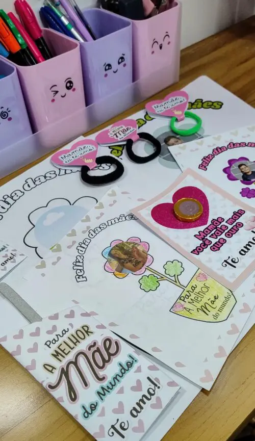 "Cartões para Colorir Dia das Mães" "Cartões flor para Colorir Dia das Mães" "Cartão Dia das Mães" "Cartão flor Dia das Mães" "Cartões Dia das Mães" "Cartão para o Dia das Mães" "Cartões para o Dia das Mães" "Modelo de cartão Dia das Mães" "Ideias de cartão Dia das Mães" "Cartão Dia das Mães para imprimir" "Cartão Dia das Mães feito à mão" "Cartão Dia das Mães personalizado" "Lembrancinhas Dia das Mães escola" "Lembrancinhas Dia das Mães educação infantil" "Lembrancinhas Dia das Mães fáceis de fazere" "Lembrancinhas Dia das Mães criativas" "Lembrancinhas Dia das Mães alunos" "Lembrancinhas Dia das Mães baratas" "Lembrancinhas Dia das Mães com material reciclado" "Ideias lembrancinhas Dia das Mães escola" "Lembrancinhas Dia das Mães para imprimir" "Cartões Dia das Mães para imprimir" "Moldes lembrancinhas Dia das Mães para imprimir" "Tags Dia das Mães para imprimir" "Lembrancinhas Dia das Mães educação infantil para imprimir" "Lembrancinhas Dia das Mães fáceis para imprimir"