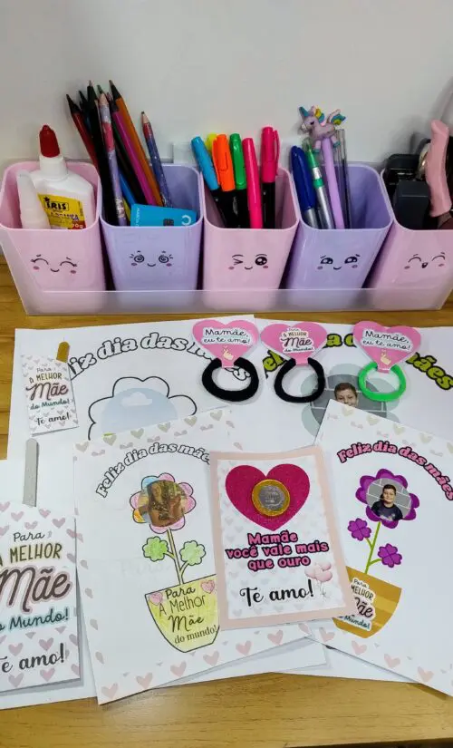 "Cartões para Colorir Dia das Mães" "Cartões flor para Colorir Dia das Mães" "Cartão Dia das Mães" "Cartão flor Dia das Mães" "Cartões Dia das Mães" "Cartão para o Dia das Mães" "Cartões para o Dia das Mães" "Modelo de cartão Dia das Mães" "Ideias de cartão Dia das Mães" "Cartão Dia das Mães para imprimir" "Cartão Dia das Mães feito à mão" "Cartão Dia das Mães personalizado" "Lembrancinhas Dia das Mães escola" "Lembrancinhas Dia das Mães educação infantil" "Lembrancinhas Dia das Mães fáceis de fazere" "Lembrancinhas Dia das Mães criativas" "Lembrancinhas Dia das Mães alunos" "Lembrancinhas Dia das Mães baratas" "Lembrancinhas Dia das Mães com material reciclado" "Ideias lembrancinhas Dia das Mães escola" "Lembrancinhas Dia das Mães para imprimir" "Cartões Dia das Mães para imprimir" "Moldes lembrancinhas Dia das Mães para imprimir" "Tags Dia das Mães para imprimir" "Lembrancinhas Dia das Mães educação infantil para imprimir" "Lembrancinhas Dia das Mães fáceis para imprimir"