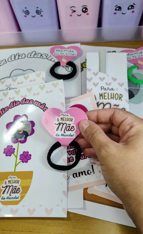 "Cartões para Colorir Dia das Mães" "Cartões flor para Colorir Dia das Mães" "Cartão Dia das Mães" "Cartão flor Dia das Mães" "Cartões Dia das Mães" "Cartão para o Dia das Mães" "Cartões para o Dia das Mães" "Modelo de cartão Dia das Mães" "Ideias de cartão Dia das Mães" "Cartão Dia das Mães para imprimir" "Cartão Dia das Mães feito à mão" "Cartão Dia das Mães personalizado" "Lembrancinhas Dia das Mães escola" "Lembrancinhas Dia das Mães educação infantil" "Lembrancinhas Dia das Mães fáceis de fazere" "Lembrancinhas Dia das Mães criativas" "Lembrancinhas Dia das Mães alunos" "Lembrancinhas Dia das Mães baratas" "Lembrancinhas Dia das Mães com material reciclado" "Ideias lembrancinhas Dia das Mães escola" "Lembrancinhas Dia das Mães para imprimir" "Cartões Dia das Mães para imprimir" "Moldes lembrancinhas Dia das Mães para imprimir" "Tags Dia das Mães para imprimir" "Lembrancinhas Dia das Mães educação infantil para imprimir" "Lembrancinhas Dia das Mães fáceis para imprimir"