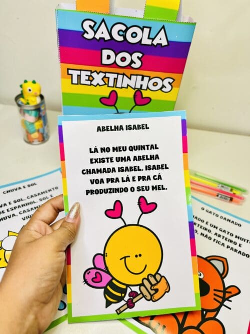 "Brincadeiras educativas" "Contação de histórias" "Jogos de palavras" "Recursos visuais" "Interação social Criatividade" "alfabetização" material lúdico para alfabetização" "recurso pedagógico para alfabetizar" "Recurso Pedagógico para Alfabetização Lúdica"