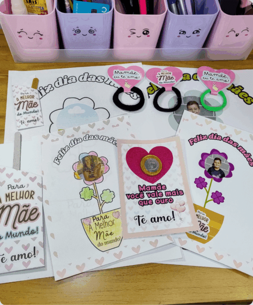 "Cartões para Colorir Dia das Mães" "Cartões flor para Colorir Dia das Mães" "Cartão Dia das Mães" "Cartão flor Dia das Mães" "Cartões Dia das Mães" "Cartão para o Dia das Mães" "Cartões para o Dia das Mães" "Modelo de cartão Dia das Mães" "Ideias de cartão Dia das Mães" "Cartão Dia das Mães para imprimir" "Cartão Dia das Mães feito à mão" "Cartão Dia das Mães personalizado" "Lembrancinhas Dia das Mães escola" "Lembrancinhas Dia das Mães educação infantil" "Lembrancinhas Dia das Mães fáceis de fazere" "Lembrancinhas Dia das Mães criativas" "Lembrancinhas Dia das Mães alunos" "Lembrancinhas Dia das Mães baratas" "Lembrancinhas Dia das Mães com material reciclado" "Ideias lembrancinhas Dia das Mães escola" "Lembrancinhas Dia das Mães para imprimir" "Cartões Dia das Mães para imprimir" "Moldes lembrancinhas Dia das Mães para imprimir" "Tags Dia das Mães para imprimir" "Lembrancinhas Dia das Mães educação infantil para imprimir" "Lembrancinhas Dia das Mães fáceis para imprimir"