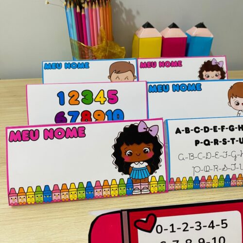 arquivo volta as aulas, arquivo digital volta às aulas, arquivo pedagógico digital volta às aulas, crachá volta as aulas pdf, arquivo crachá de mesa para imprimir , crachá de mesa para imprimir educação infantil, arquivo digital pedagógico crachá de mesa, arquivo lembrancinhas volta as aulas, arquivo digital lembrancinhas volta as aulas, lembrancinhas volta as aulas pdf, recurso pedagógico volta às aulas, arquivo crachá de mesa pdf, recursos para educação infantil, recurso para volta às aulas, recurso pedagógico para volta às aulas