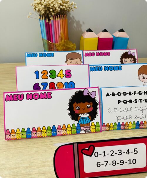 arquivo volta as aulas, arquivo digital volta às aulas, arquivo pedagógico digital volta às aulas, crachá volta as aulas pdf, arquivo crachá de mesa para imprimir , crachá de mesa para imprimir educação infantil, arquivo digital pedagógico crachá de mesa, arquivo lembrancinhas volta as aulas, arquivo digital lembrancinhas volta as aulas, lembrancinhas volta as aulas pdf, recurso pedagógico volta às aulas, arquivo crachá de mesa pdf, recursos para educação infantil, recurso para volta às aulas, recurso pedagógico para volta às aulas